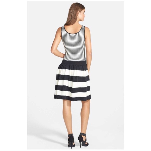 JESSICA SIMPSON Dress Sweater Stretch Striped Knit Black White Medium - Picture 3 of 5